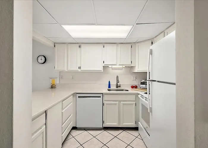 Holiday home Relax In Charming 2 Bedroom Ocean Front Condo! *