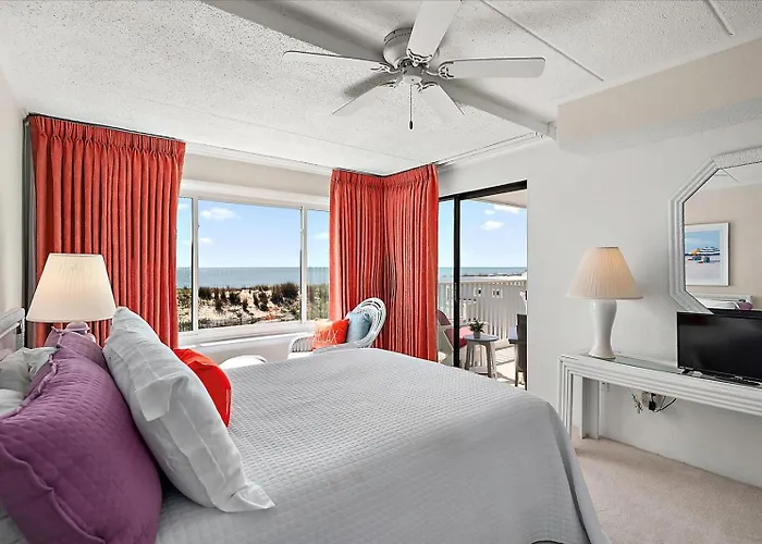 Relax In Charming 2 Bedroom Ocean Front Condo! Ocean City